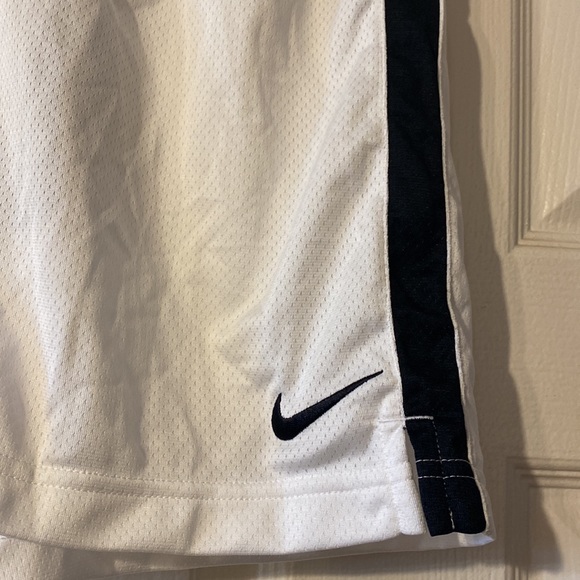 Nike ladies athletic shorts - Picture 2 of 5